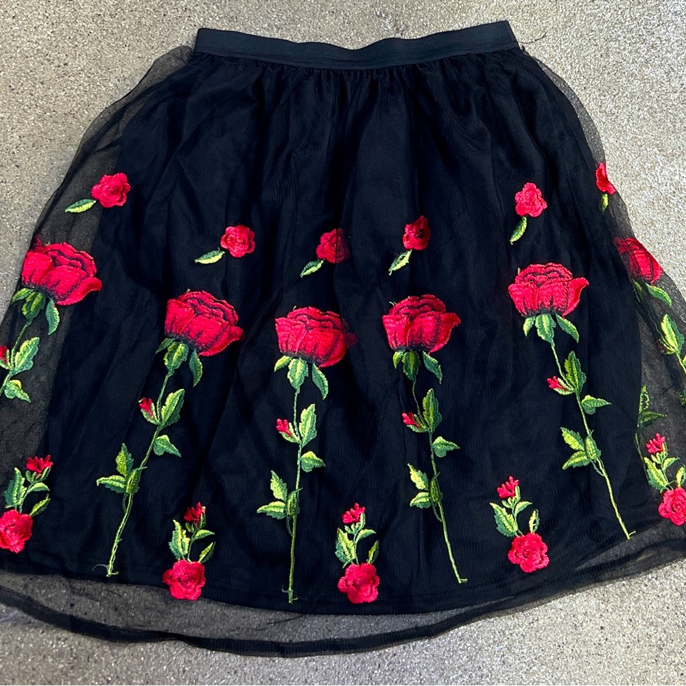 OVER KLESHAS black soft tulle skirt with embroidered roses sz M